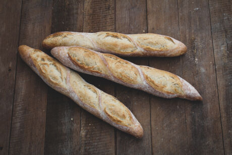 Legend Sourdough Baguette White 340g sfeer 3 Artemis 8506