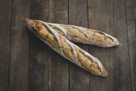 Legend Sourdough Baguette White 400g sfeer 2 Artemis 8500