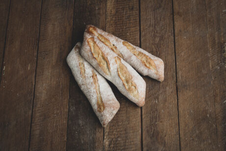 Legend Sourdough Half Baguette White 140g sfeer 3 Artemis 8508